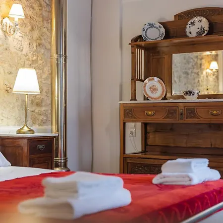 Apartment Pezoulia Traditional Maisonette In